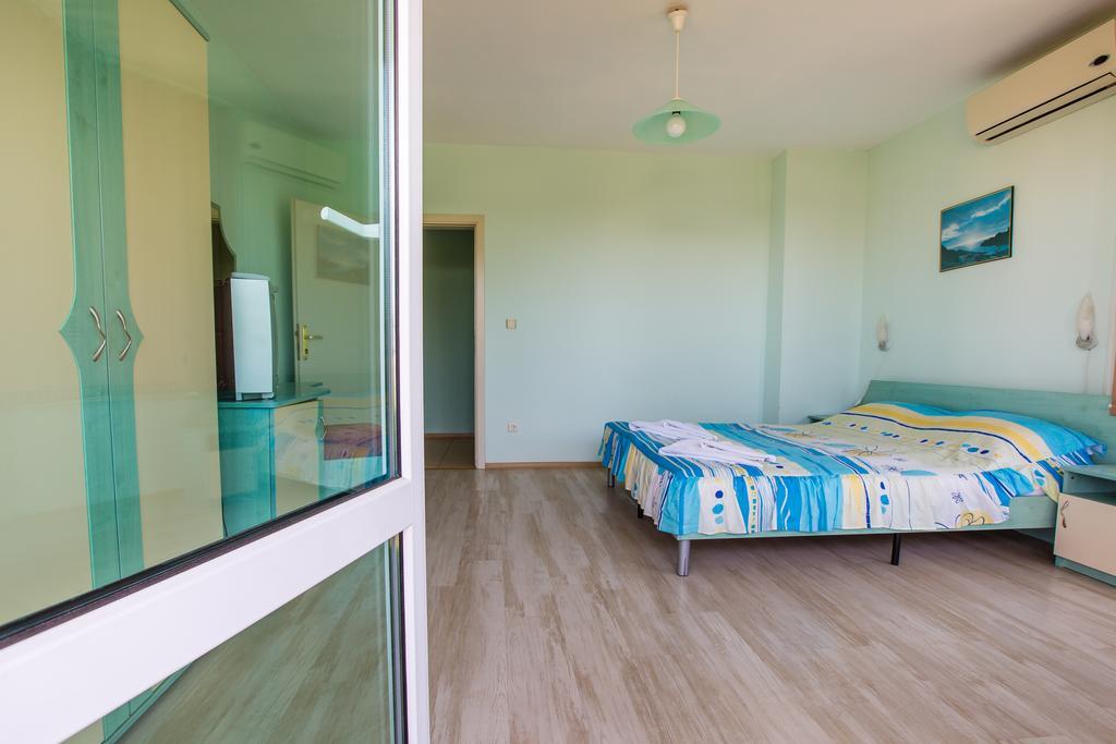 Guest House ,, Ekaterina" เนเซบาร์ ภายนอก รูปภาพ