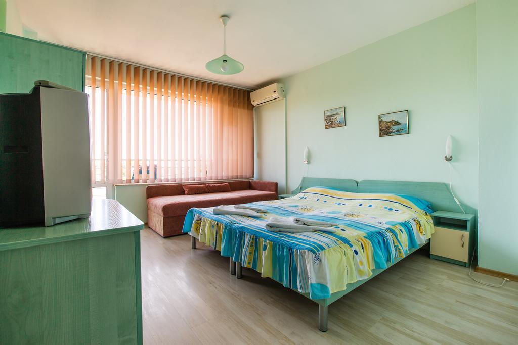 Guest House ,, Ekaterina" เนเซบาร์ ภายนอก รูปภาพ