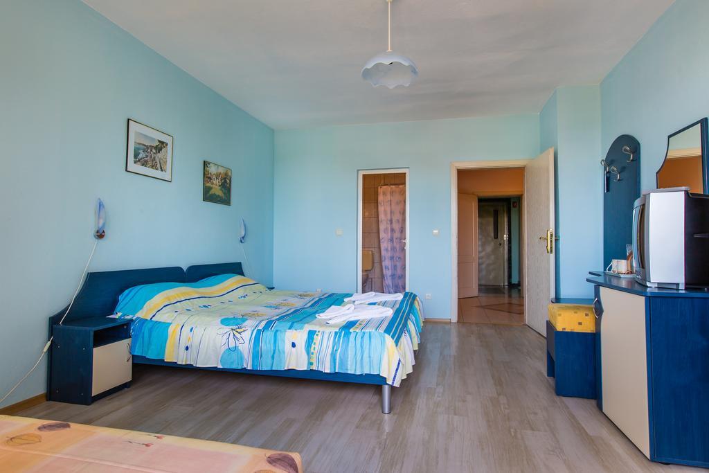 Guest House ,, Ekaterina" เนเซบาร์ ภายนอก รูปภาพ